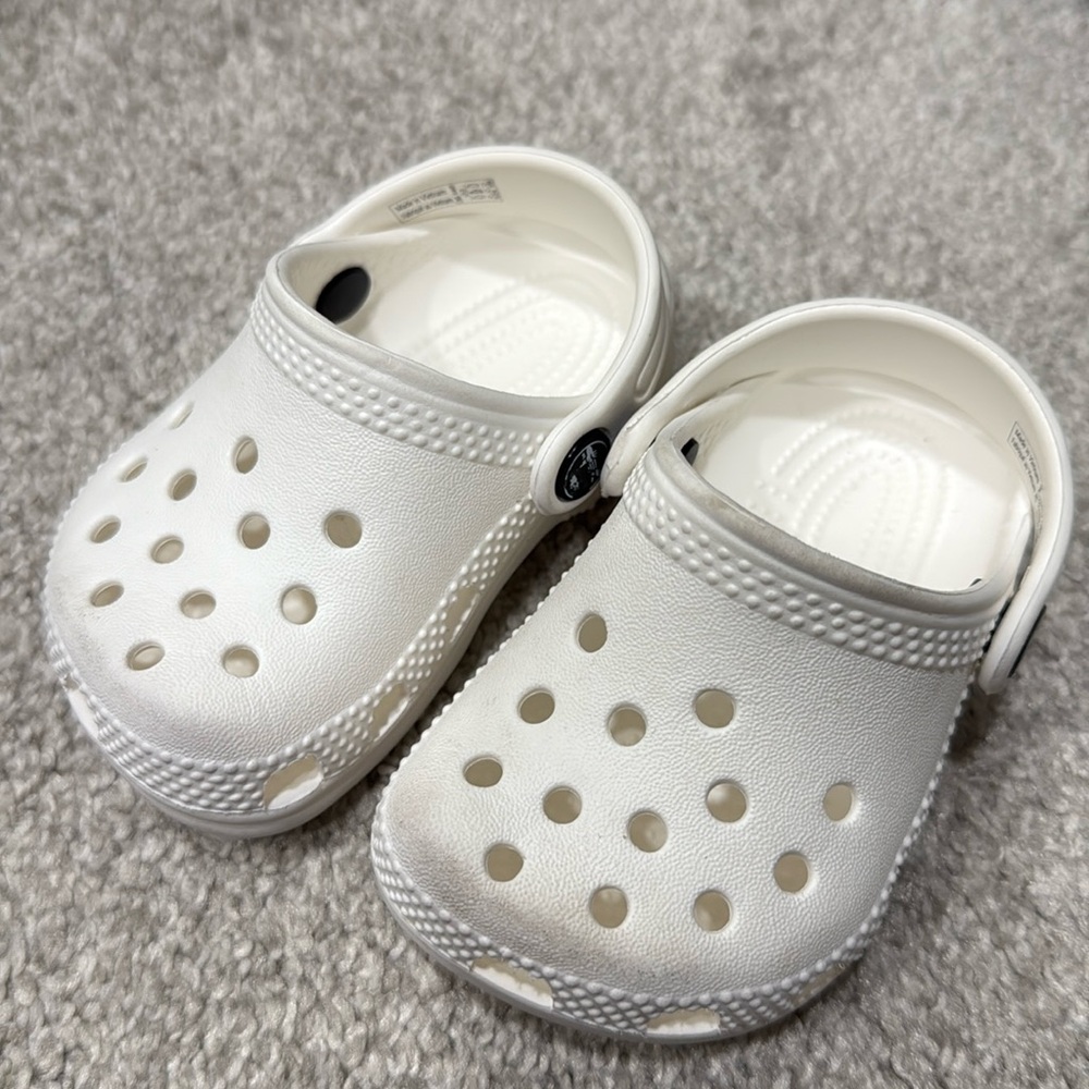 Crocs baby size 2/3 white worn a couple times